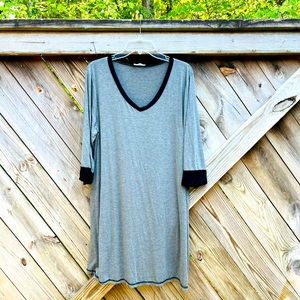 Ekouaer Grey & Black Nightgown